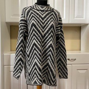 Chelsea & Theodore Pull On Mock Neck Sweater Gray & Black L